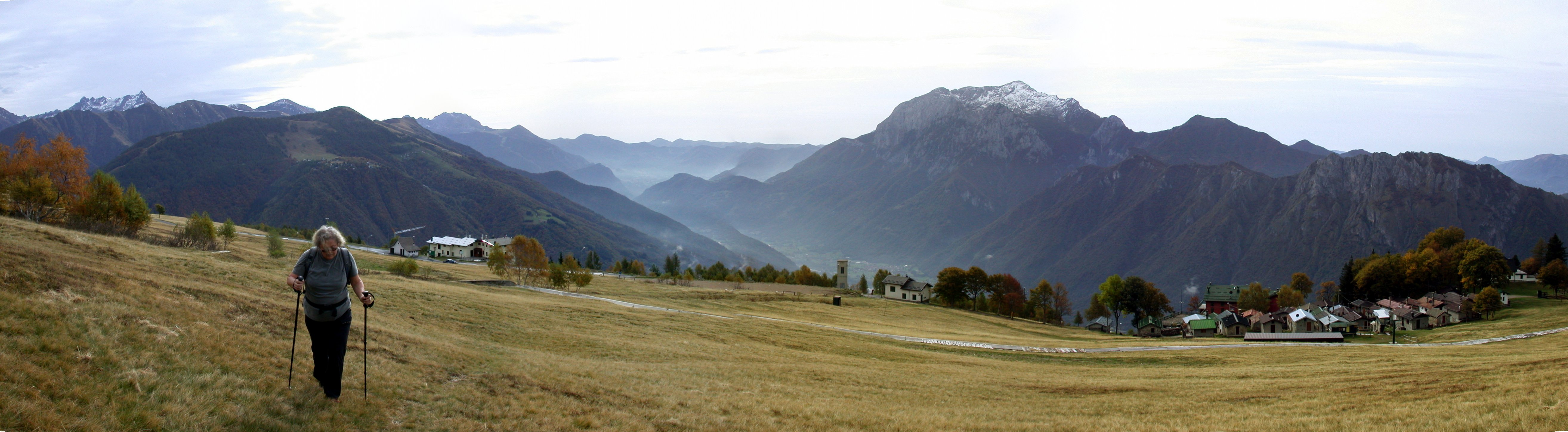 Panorama dell'Alpe Giumella con il Rifugio Capanna Vittoria