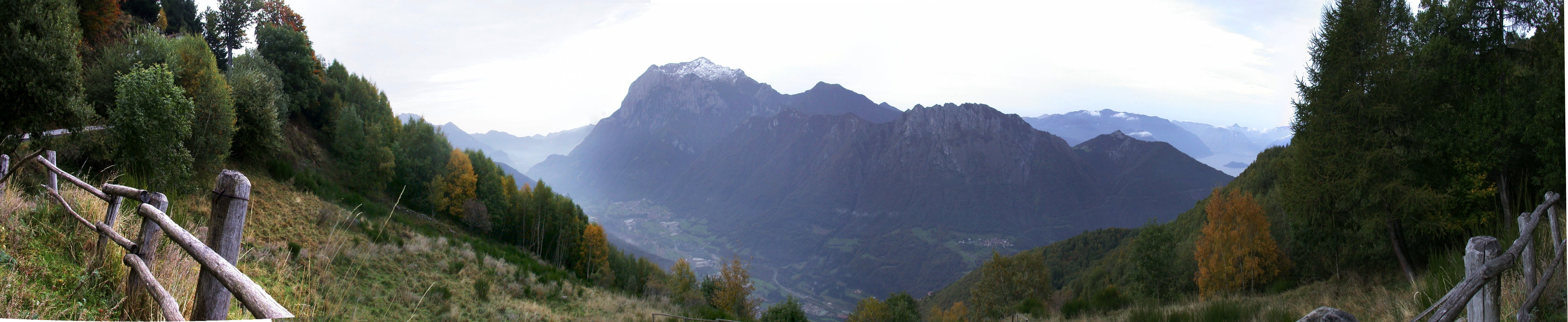 Panorama del sentiero di accesso al Rifugio Capanna Vittoria