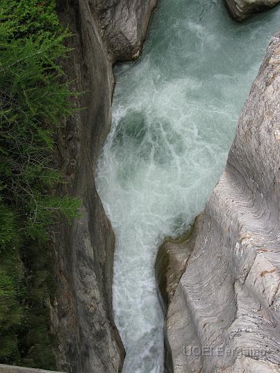 IMG_3280.JPG - Le acque del torrente Cairasca incassate tra le rocce nell'orrido all'uscita dell'Alpe Veglia