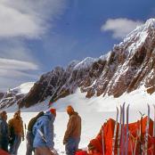 CAMPO BASE X LA SALITA ALLA CIMA ITALIA  ED CIMA PELL E OSS COMPONENTE LA SPEDIZIONE ARCARI G.