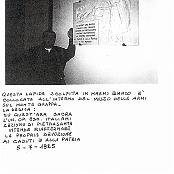 Lapide in marmo, posta dalla sezione di Pietrasanta, sul Monte Grappa al museo delle armi.