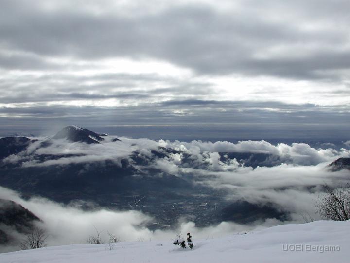 dscn2916.jpg - Panorama dalle pendici del Poieto